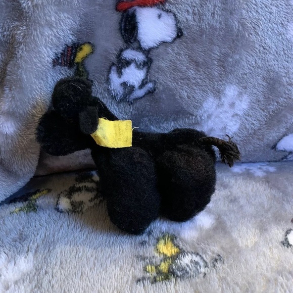 steiff snooby with button and tag.

Great condition from a smoke free home - Picture 3 of 5